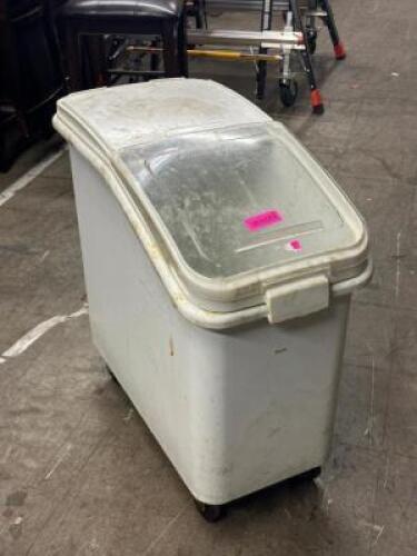 ROLLING INGREDIENT CONTAINER