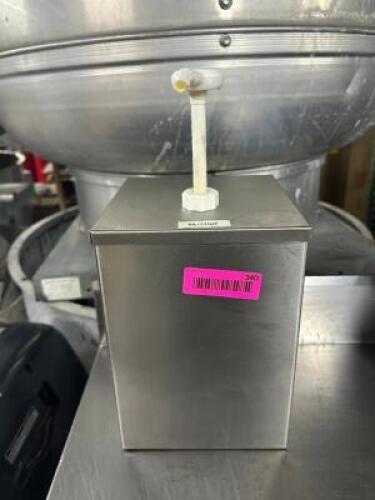 KETCHUP DISPENSER