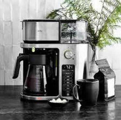 DESCRIPTION: (1) DRIP COFFEE MAKER BRAND/MODEL: BRAUN MULTISERVE INFORMATION: BLACK & STAINLESS SIZE: 50 OZ CAP RETAIL$: $200.00 EA QTY: 1