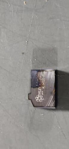 DESCRIPTION: (20) CARBIDE GROOVING INSERTS BRAND/MODEL: CROWLEY TOOL CO B-5849-1(D) RETAIL$: $225.00 QTY: 20