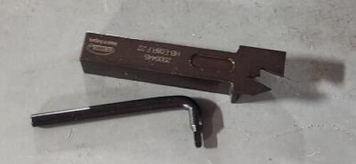 DESCRIPTION: (1) CUT-OFF TOOL HOLDER BRAND/MODEL: HERTEL 2000445 RETAIL$: $125.20 QTY: 1