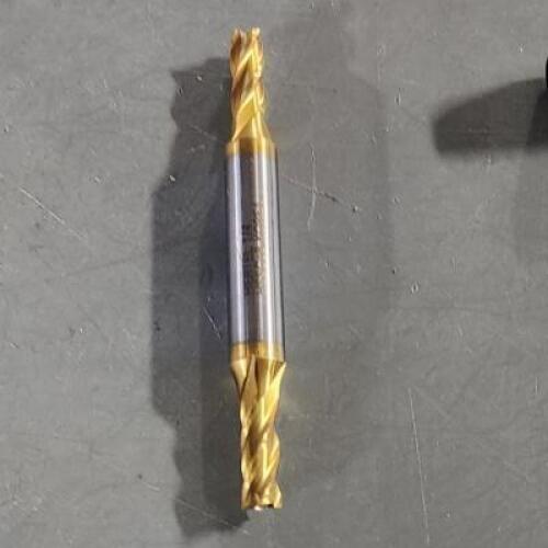DESCRIPTION: (2) COBALT DE SQ END MILL BRAND/MODEL: HERTEL 8710991` SIZE: 1/4" DIA 5/8" LOC RETAIL$: $27.43 QTY: 2