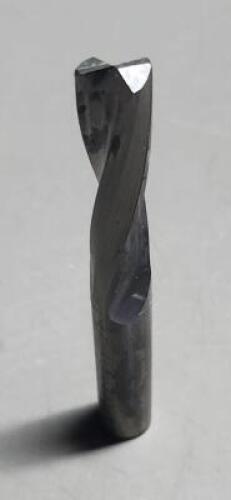 DESCRIPTION: (2) SOLID CARBIDE DRILL BITS BRAND/MODEL: KENNAMETAL 6013897 QTY: 2