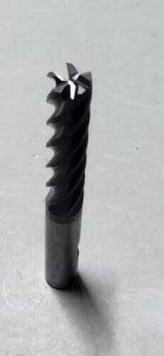 DESCRIPTION: (1) SOLID CARBIDE SQ END MILL BRAND/MODEL: GUHRING 18433706 SIZE: 1/2" DIA 2" LOC RETAIL$: $169.75 QTY: 1
