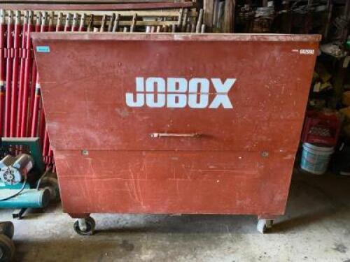 DESCRIPTION 60"JOBOX PIANO STYLE METAL JOB SITE BOX. BRAND / MODEL: JOBOX LOCATION WAREHOUSE 2 QTY 1