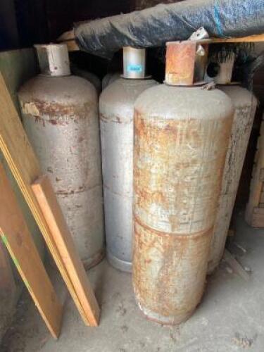 DESCRIPTION (7) 80 LB. PROPANE TANKS. ALL EMPTY THIS LOT IS: SOLD BY THE PIECE LOCATION LOT 1 QTY 7