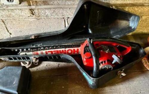 DESCRIPTION CHAINSAW W/ CASE BRAND / MODEL: HOMELITE LOCATION RIGHT WAREHOUSE QTY 1
