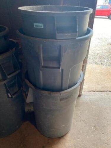 DESCRIPTION (3) RUBBERMAID TRASH CANS THIS LOT IS: SOLD BY THE PIECE LOCATION WAREHOUSE 1 QTY 3