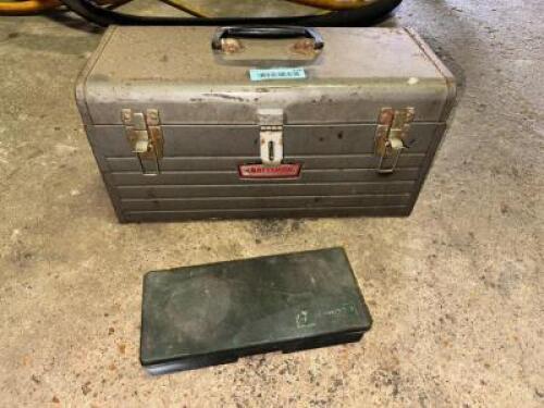 DESCRIPTION TOOL BOX W/ CONTENTS BRAND / MODEL: CRAFTSMAN ADDITIONAL INFORMATION METAL LOCATION RIGHT WAREHOUSE QTY 1