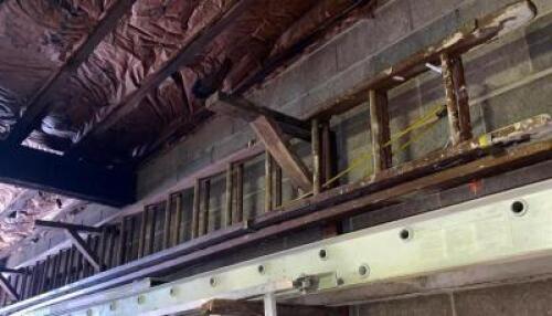 DESCRIPTION 32' WOODEN EXTENSION LADDER. LADDER IS BROKEN AND SOLD AS IS. SIZE 32; LOCATION WAREHOUSE 2 QTY 1