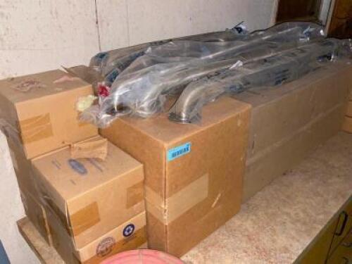 DESCRIPTION (1) LOT OF ASSORTED BATHROOM GRAB BARS AND HANDLES. THIS LOT IS: ONE MONEY LOCATION WAREHOUSE 1 QTY 1