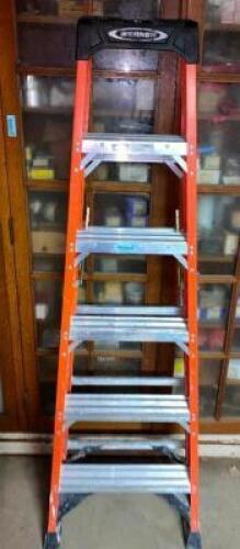 DESCRIPTION 6' FIBERGLASS LADDER SIZE 6' LOCATION WAREHOUSE 1 QTY 1
