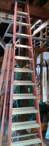 DESCRIPTION 12' FIBERGLASS LADDER. SIZE 12' LOCATION WAREHOUSE 1 QTY 1