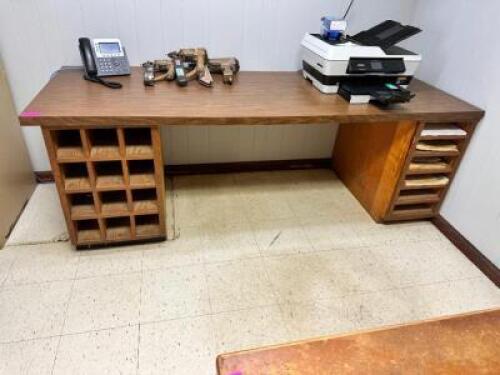 DESCRIPTION DESK ADDITIONAL INFORMATION CONTENTS NOT INCLUDED SIZE 30X84X30 LOCATION OFFICE QTY 1