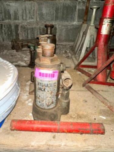 DESCRIPTION ASSORTED BOTTLE JACKS LOCATION LEFT WAREHOUSE QTY 1