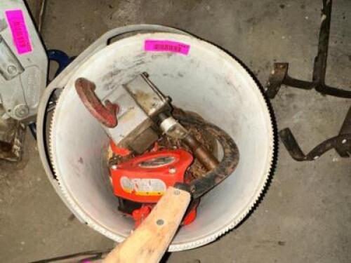 DESCRIPTION CHAIN HOIST BRAND / MODEL: DAYTON LOCATION LEFT WAREHOUSE QTY 1