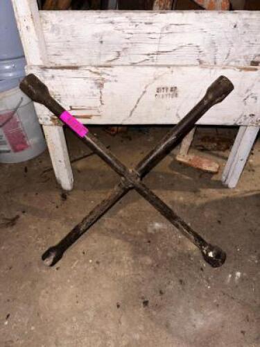 DESCRIPTION TIRE IRON LOCATION LEFT WAREHOUSE QTY 1