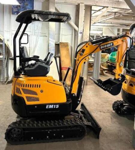 DESCRIPTION: 2023 MINI EXCAVATOR BRAND/MODEL: DIGGIT EM15 INFORMATION: SERIAL #EM152304332 RETAIL$: $11,980.00 QTY: 1