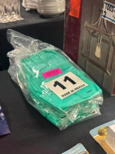 SIZE 11 SAFETY GLOVES