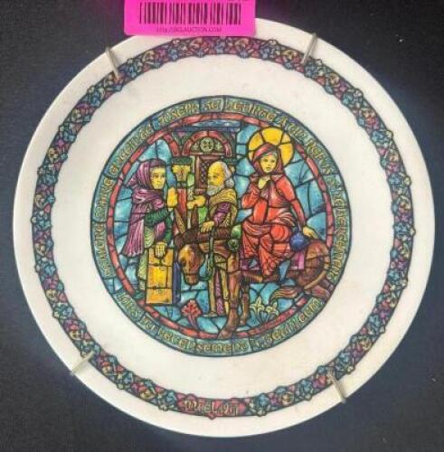 DECORATIVE PLATE