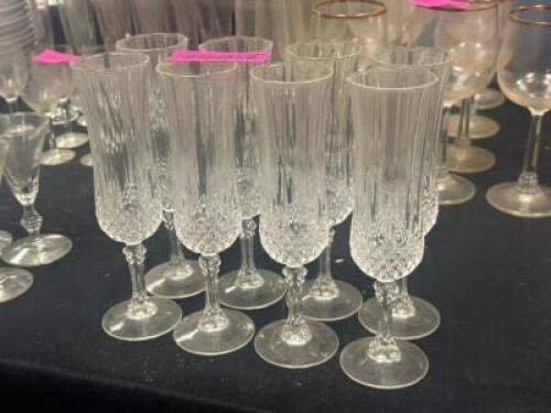 GROUP OF WINE GLASSES