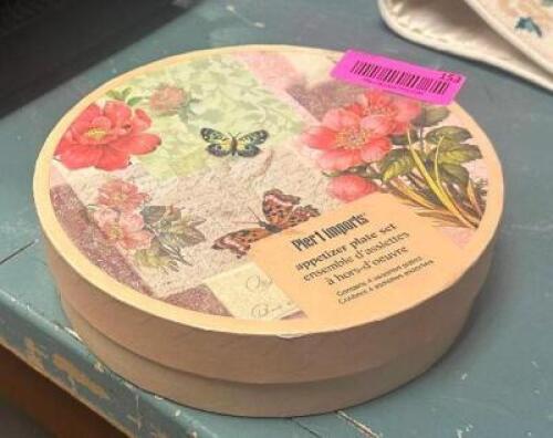 DECORATIVE PLATE SET