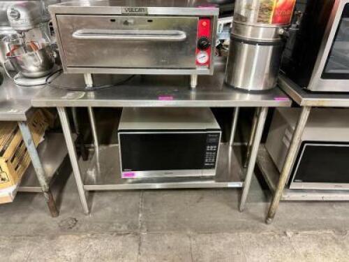 STAINLESS STEEL TABLE