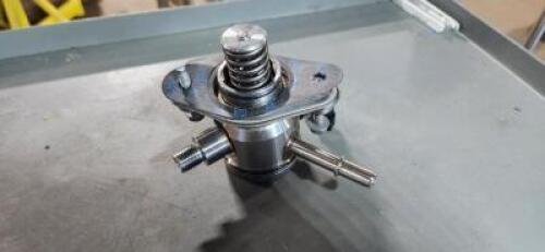 DESCRIPTION: (1) GM HIGH PRESSURE FUEL PUMP BRAND/MODEL: AC DELCO HPM1045 SIZE: FITS EQUINOX, TERRAIN RETAIL$: $147.99 QTY: 1