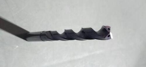 DESCRIPTION: (1) SOLID CARBIDE COOLANT THRU DRILL BIT BRAND/MODEL: YG1 DH453095 SIZE: 9.5mm RETAIL$: $179.53 QTY: 1