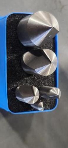 DESCRIPTION: (2) HSS (5) PIECE COUNTERSINK SET BRAND/MODEL: VC 02451011 SIZE: 1/4" TO 1" HEAD 1/4 TO 1/2" SD RETAIL$: $94.09 QTY: 2