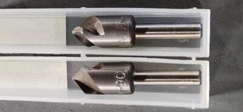 DESCRIPTION: (2) HSS 90* RHC COUNTERSINK BRAND/MODEL: MA FORD 01053909 SIZE: 1/2" HEAD DIA 1/4" SD RETAIL$: $37.94 QTY: 2