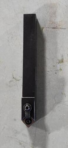 DESCRIPTION: (1) INDEXABLE TURNING TOOL HOLDER BRAND/MODEL: HERTEL MSDNN083 SIZE: 1/2" SQ SHANK RETAIL$: $77.09 QTY: 1