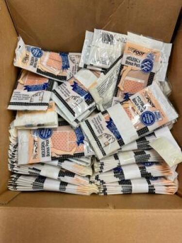 BOX FULL OF MOLESKIN BLISTER PREVENTERS