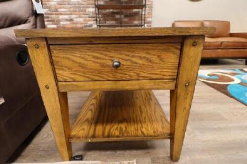 ACCENT TABLE