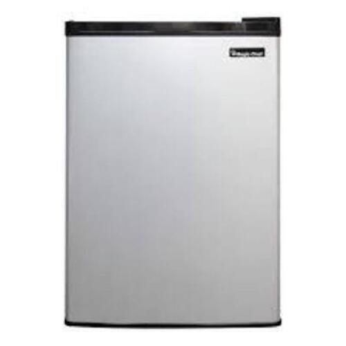 DESCRIPTION: (1) MINI REFRIGERADORBRAND/MODEL: ENERGY STARINFORMATION: STAINLESS STEEL FRONTSIZE: 2.6 CU FT,&nbsp;19.3"D x 17.5"W x 25"HRETAIL$: $159.00 EAQTY: 1