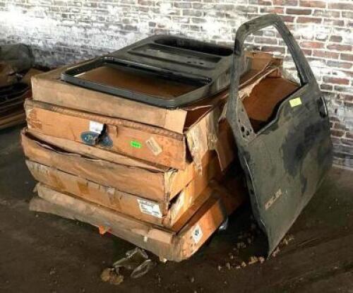 ASSORTED FORD AUTOMOTIVE DOORS AS SHOWN