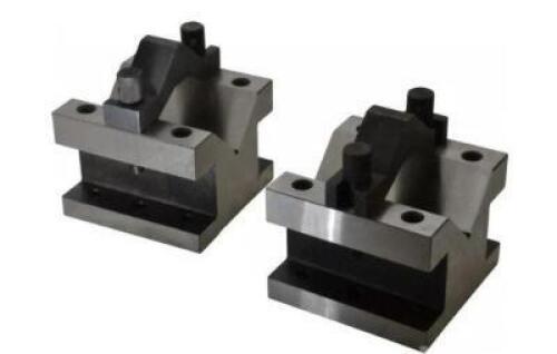 DESCRIPTION: (1) SET OF V BLOCKS BRAND/MODEL: VC 06493225 SIZE: 2-9/16" MAX CAPACITY RETAIL$: $191.77 QTY: 1