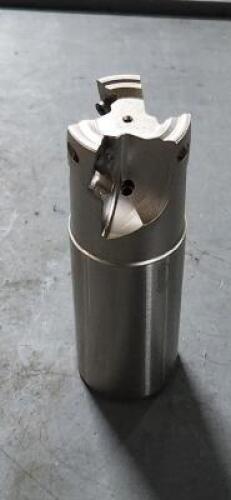 DESCRIPTION: (1) INDEXABLE SQUARRE SHOULDER END MILL BRAND/MODEL: HERTEL 48219679 SIZE: 1-1/4" CUT DIA 0.0394" MAX D 1" SD RETAIL$: $189.69 QTY: 1