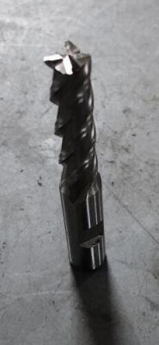 DESCRIPTION: (1) HSS SQ END MILL BRAND/MODEL: VC 59072959 SIZE: 7/16" 1-3/4" LOC RETAIL$: $176.90 EA QTY: 1