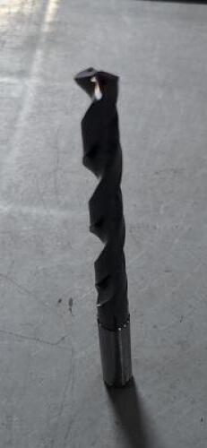 DESCRIPTION: (1) SOLID CARBIDE COOLANT THRU DRILL BIT BRAND/MODEL: YG1 DH453095 SIZE: 9.5mm RETAIL$: $179.53 QTY: 1