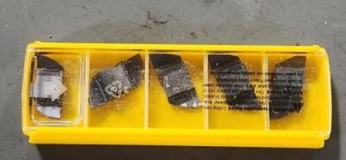 DESCRIPTION: (5) SP NR4R CARBIDE GROOVING INSERTS BRAND/MODEL: KENNAMETAL 5567784 RETAIL$: $126.50 QTY: 5