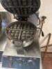 VEVOR COMMERCIAL WAFFLE MAKER. - 2