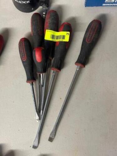 ASSORTED SCREWDRIVERS