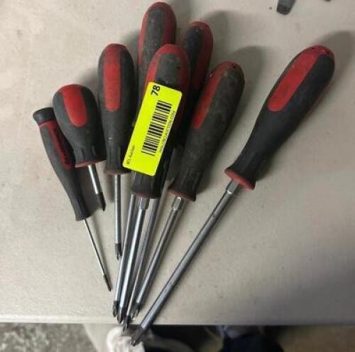 ASSORTED SCREWDRIVERS