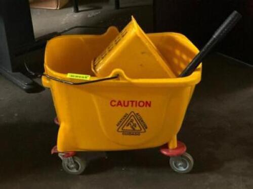 ROLLING MOP BUCKET