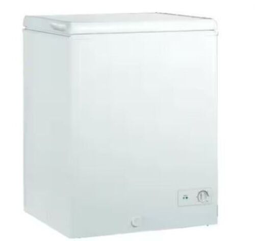 DESCRIPTION: (1) CHEST FREEZER BRAND/MODEL: VISSANI INFORMATION: WHITE SIZE: 7 CU FT RETAIL$: $199.99 EA QTY: 1