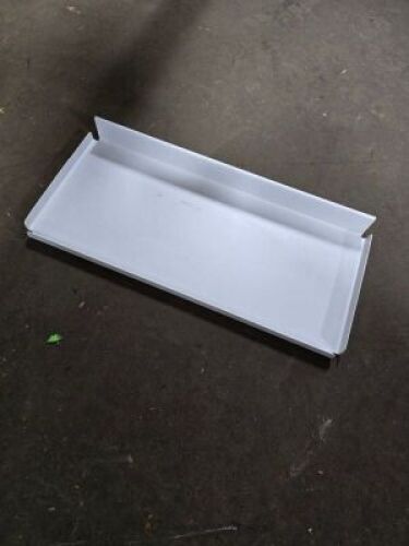 DESCRIPTION: (1) CASE OF APPROX (20) SHELVES WITH HANGING LIPINFORMATION: WHITE, METALSIZE: SMALLQTY: 1