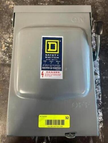 DESCRIPTION: GENERAL SAFETY SWITCH INFORMATION: 240V, 2 FUSE, NEW QTY: 1