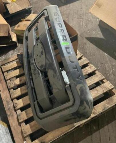 PALLET OF ASSORTED AUTOMOTIVE PARTS AND ACCESSORIES