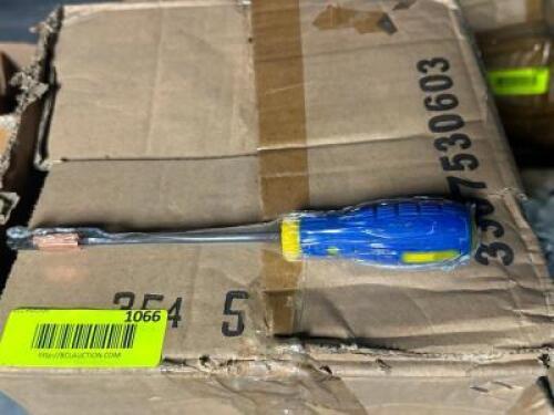 DESCRIPTION: (1) CASE OF 5" SCREW DRIVERS. BRAND / MODEL: EAZY POWER 82787 ADDITIONAL INFORMATION: 200 IN CASE. LOCATION: BAY 7 QTY: 1
